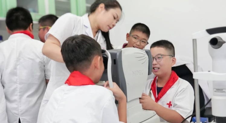 暑期親子限定：康復(fù)眼科 “小醫(yī)生” 解鎖近視防控新姿勢(shì)